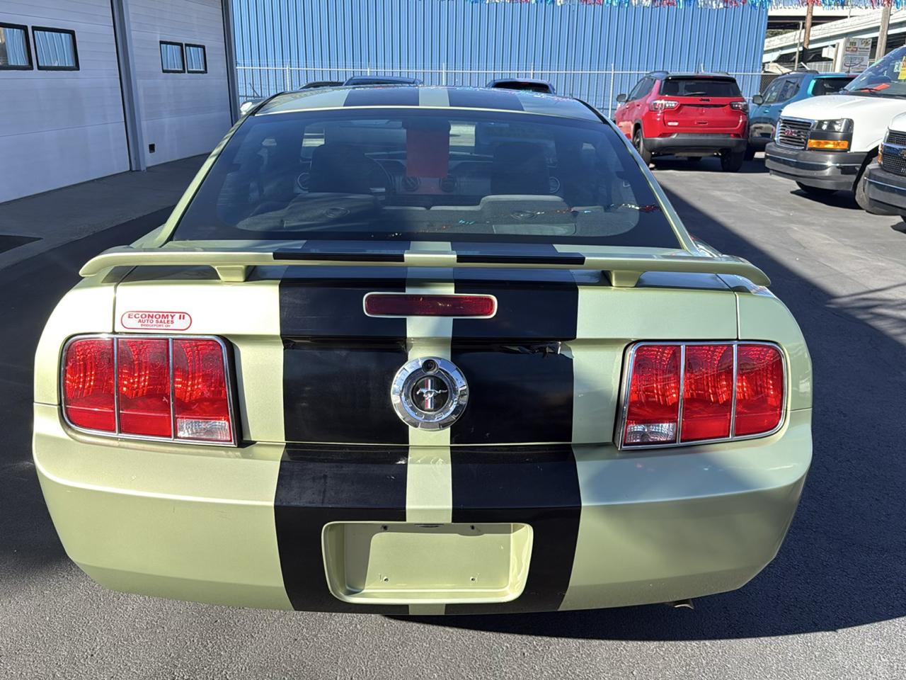 Ford Mustang 2dr Cpe Standard 2006