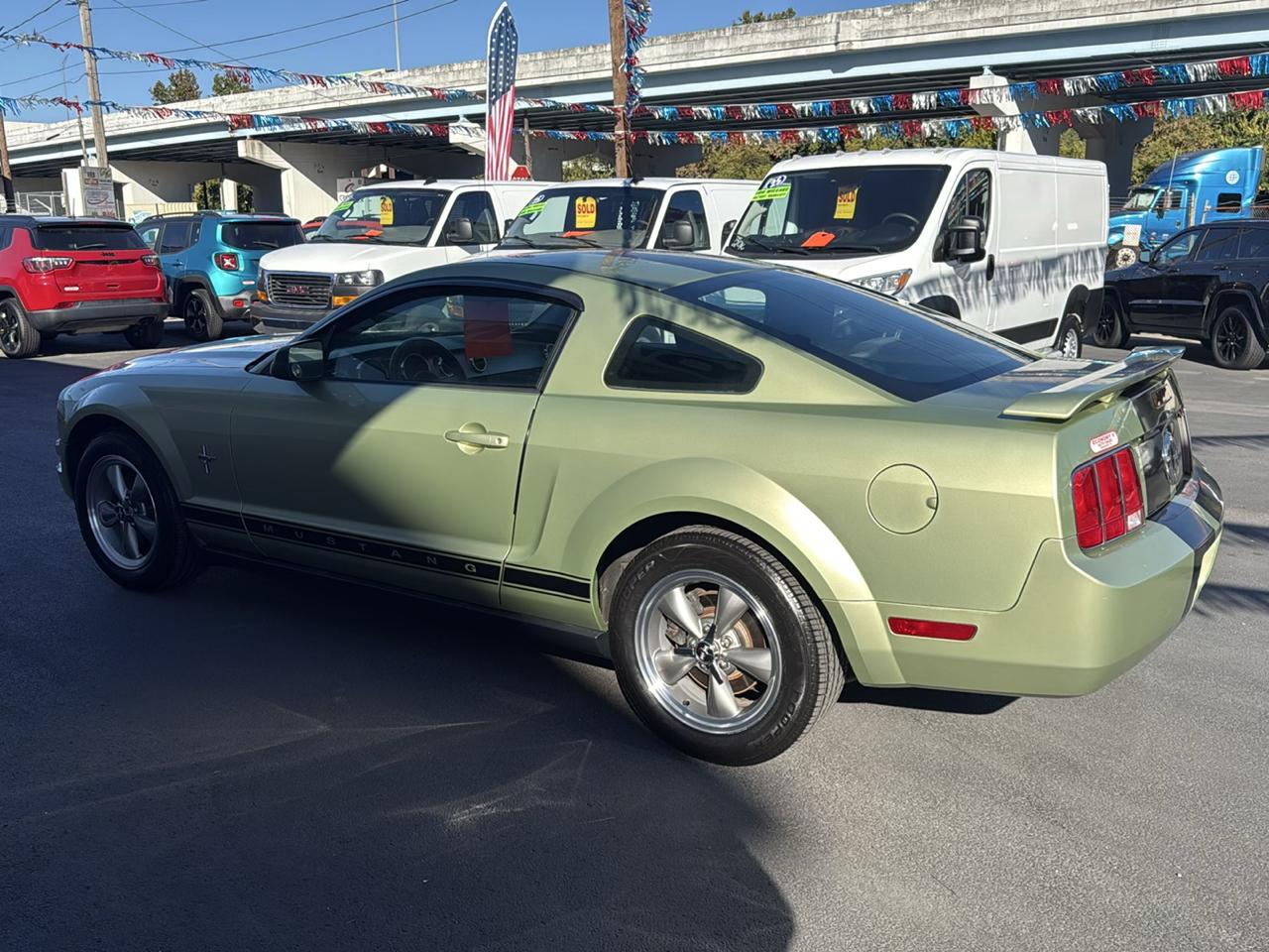Ford Mustang 2dr Cpe Standard 2006