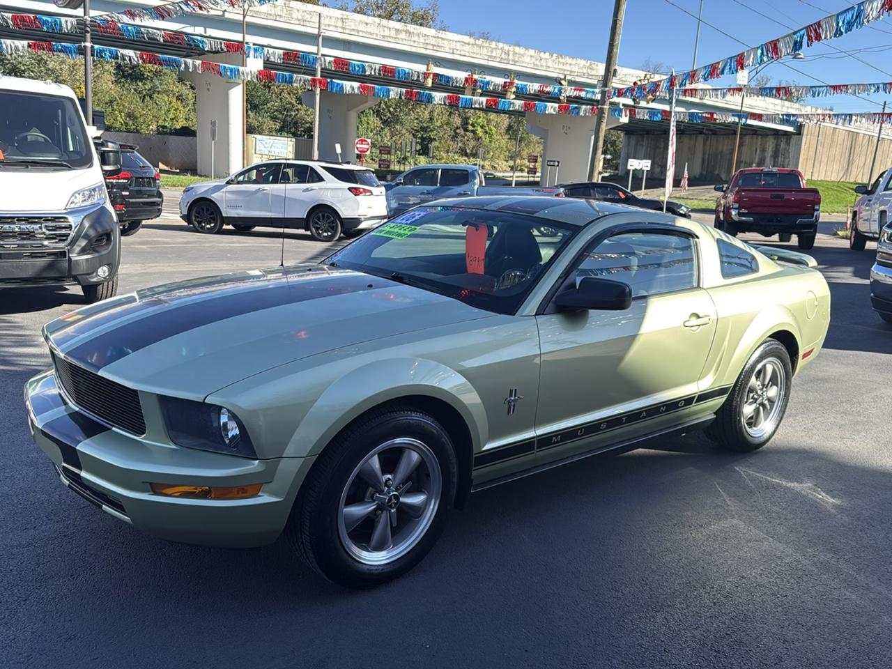 Ford Mustang 2dr Cpe Standard 2006