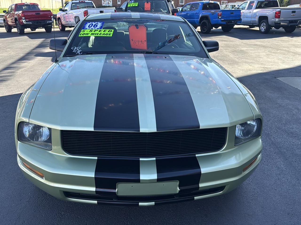 Ford Mustang 2dr Cpe Standard 2006