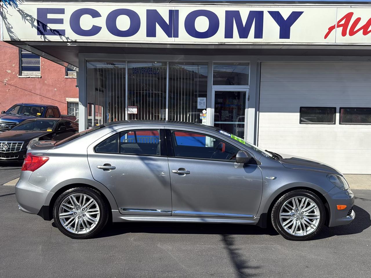Suzuki Kizashi 4dr Sdn CVT AWD SLS Sport 2013