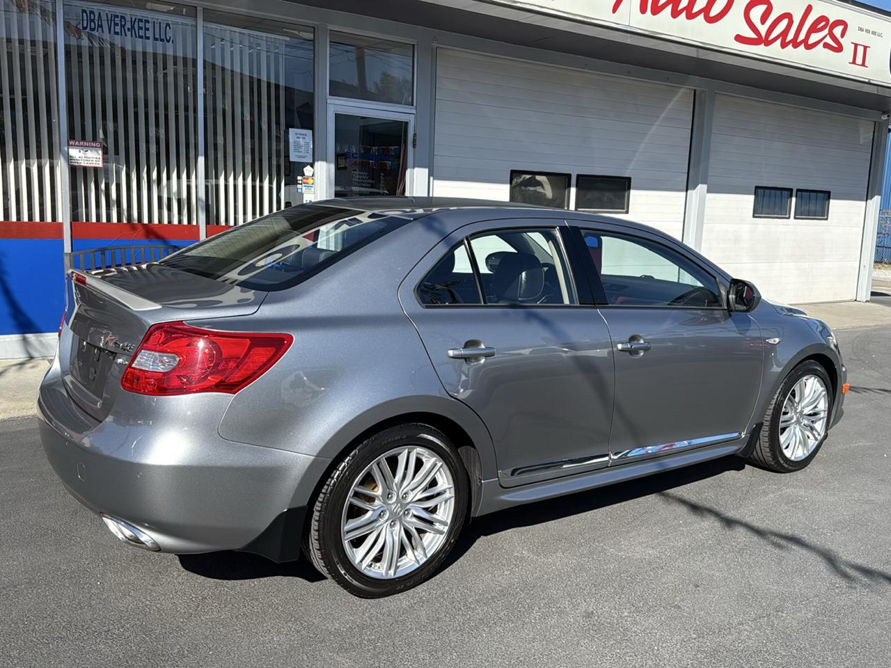 Suzuki Kizashi 4dr Sdn CVT AWD SLS Sport 2013
