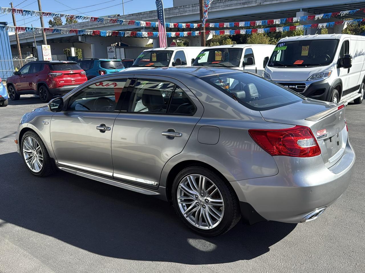 Suzuki Kizashi 4dr Sdn CVT AWD SLS Sport 2013