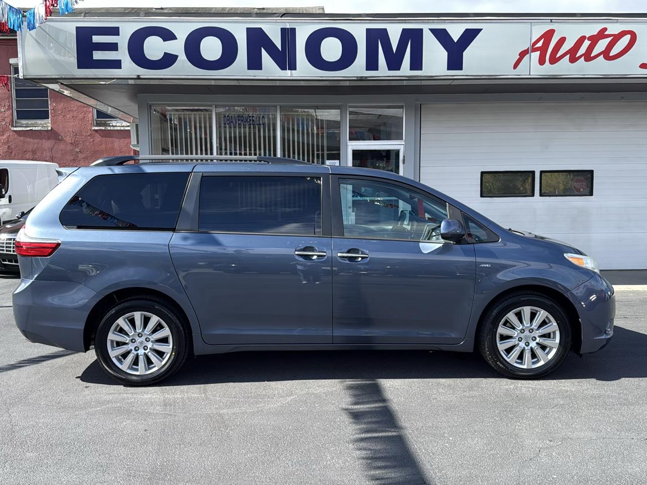 Toyota Sienna Limited Premium AWD 7-Passenger (Natl) 2017