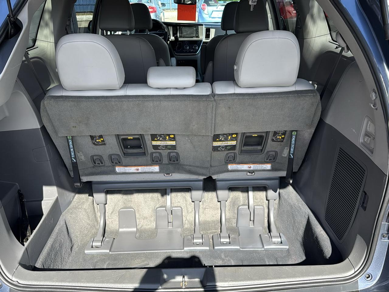 Toyota Sienna Limited Premium AWD 7-Passenger (Natl) 2017
