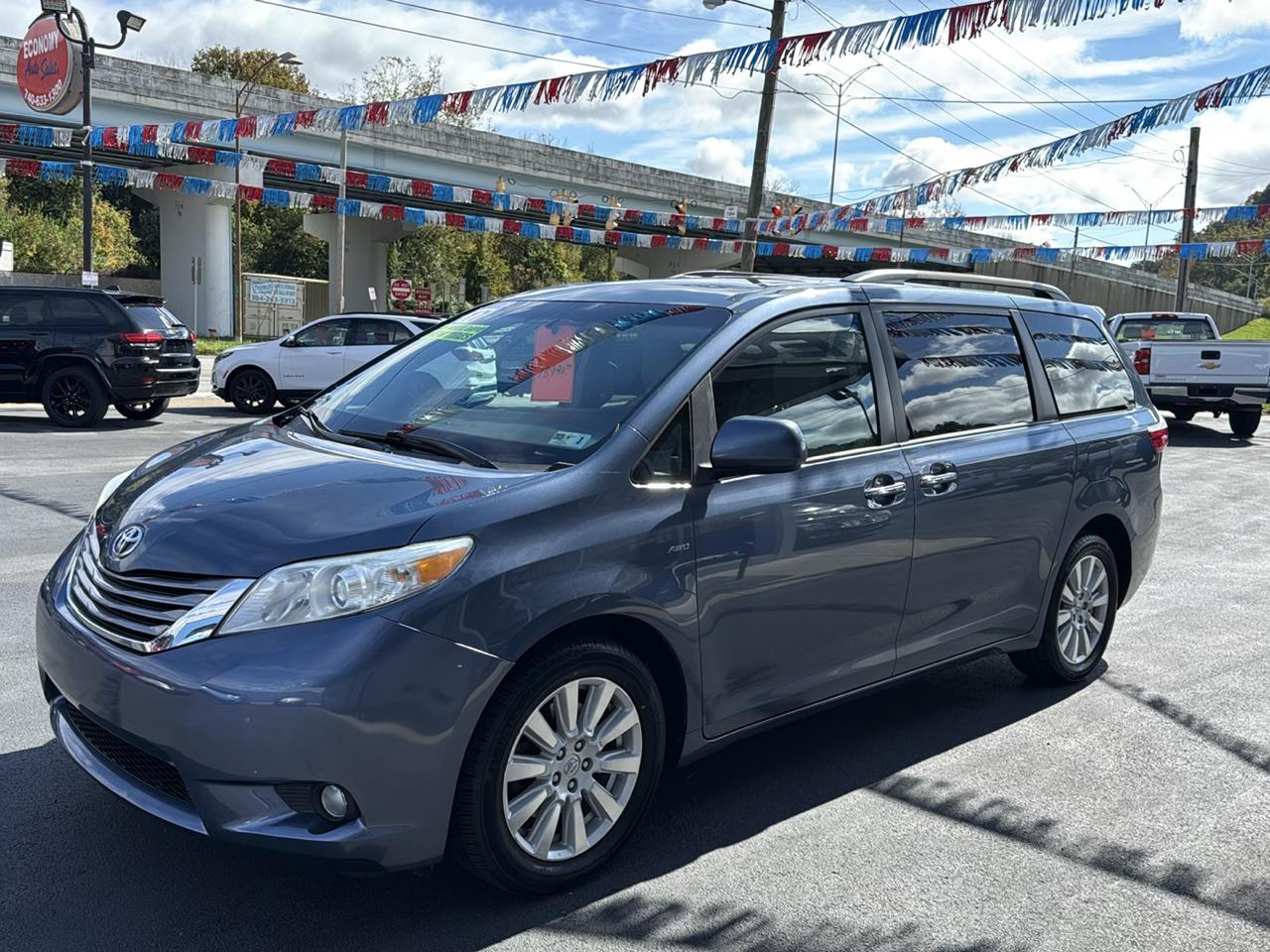 Toyota Sienna Limited Premium AWD 7-Passenger (Natl) 2017