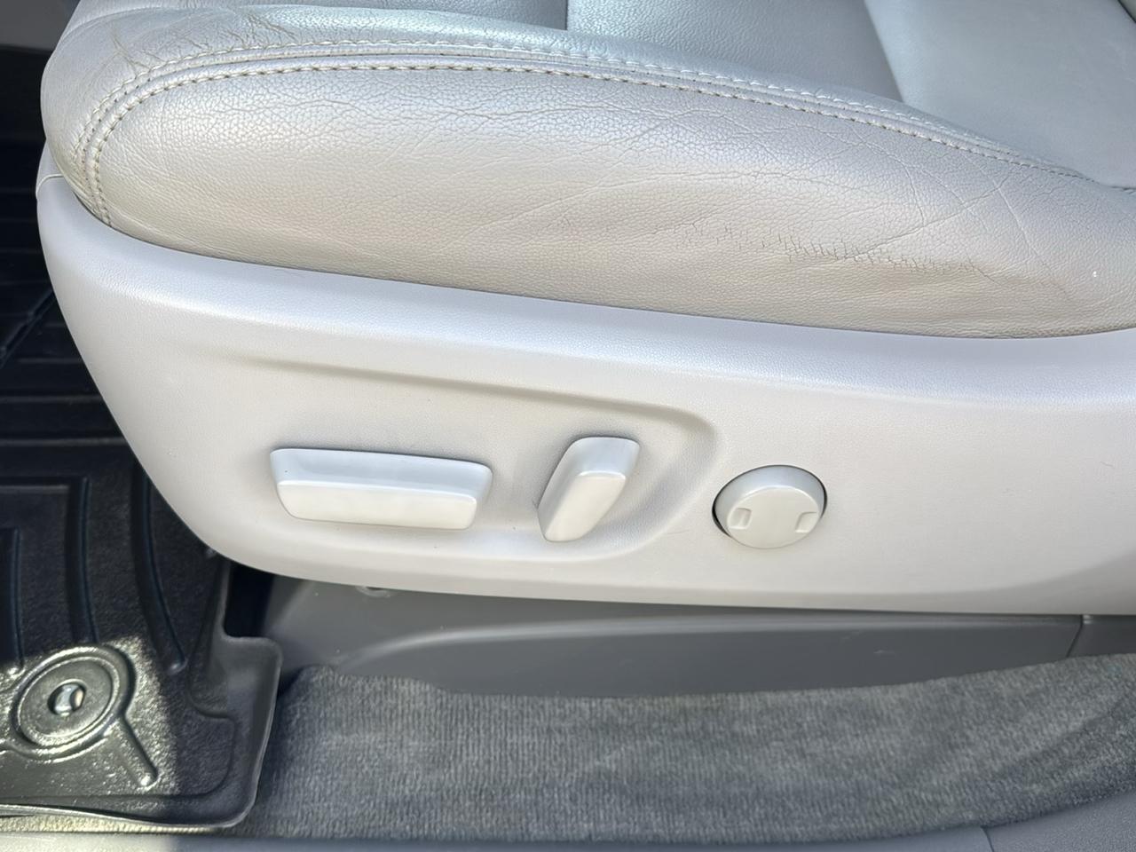 Toyota Sienna Limited Premium AWD 7-Passenger (Natl) 2017
