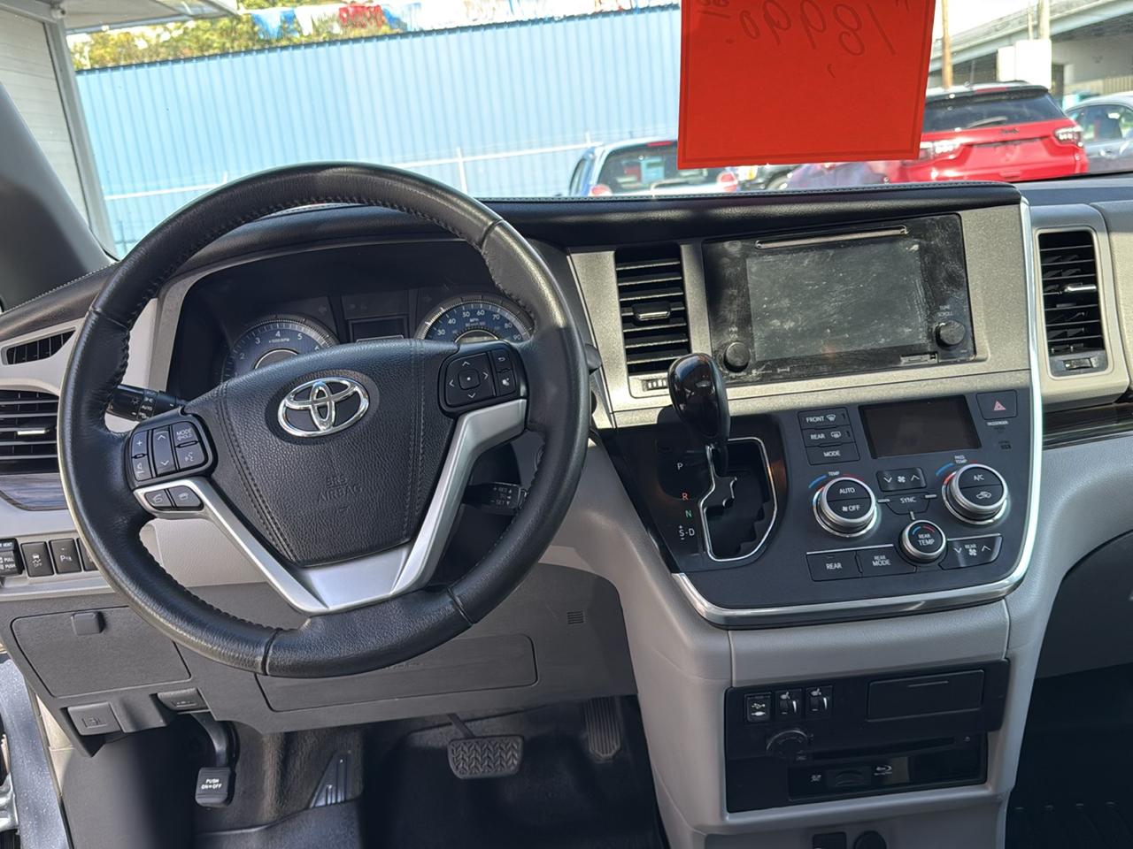 Toyota Sienna Limited Premium AWD 7-Passenger (Natl) 2017