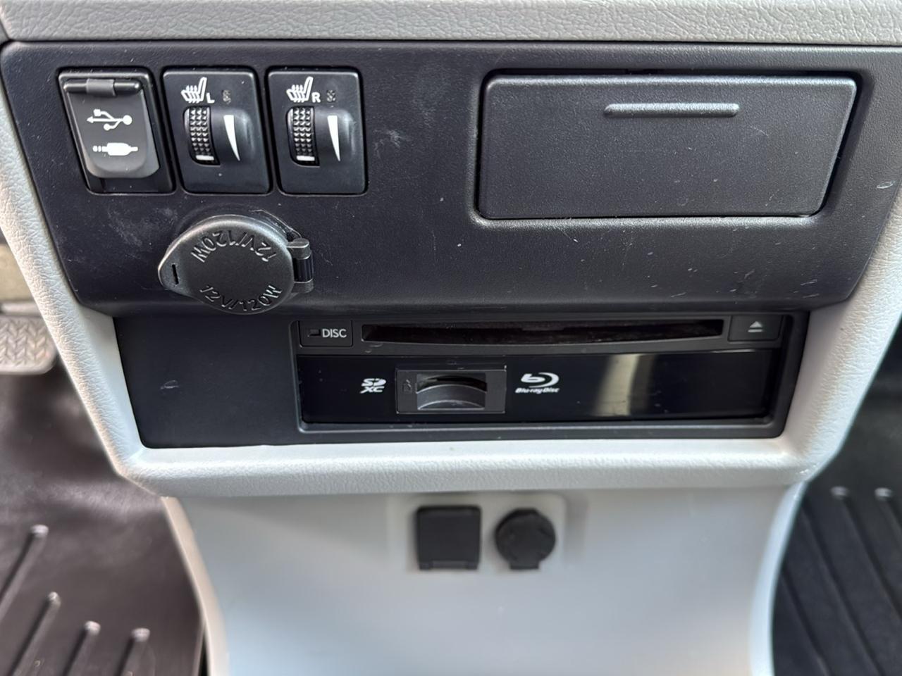 Toyota Sienna Limited Premium AWD 7-Passenger (Natl) 2017