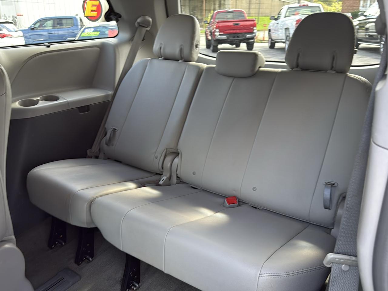Toyota Sienna Limited Premium AWD 7-Passenger (Natl) 2017