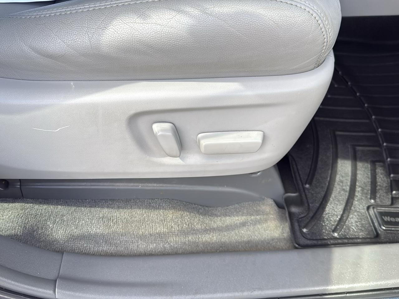 Toyota Sienna Limited Premium AWD 7-Passenger (Natl) 2017