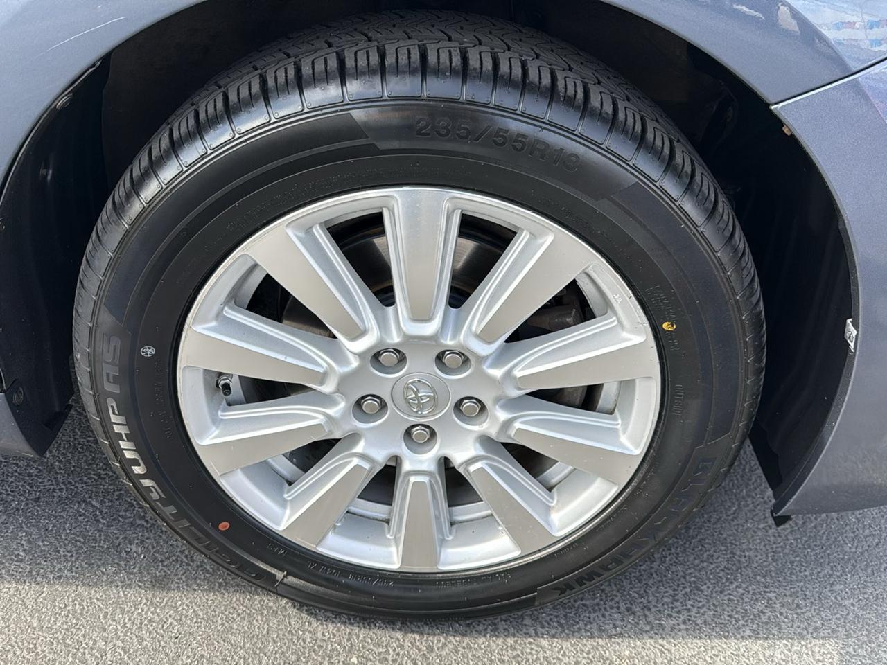 Toyota Sienna Limited Premium AWD 7-Passenger (Natl) 2017