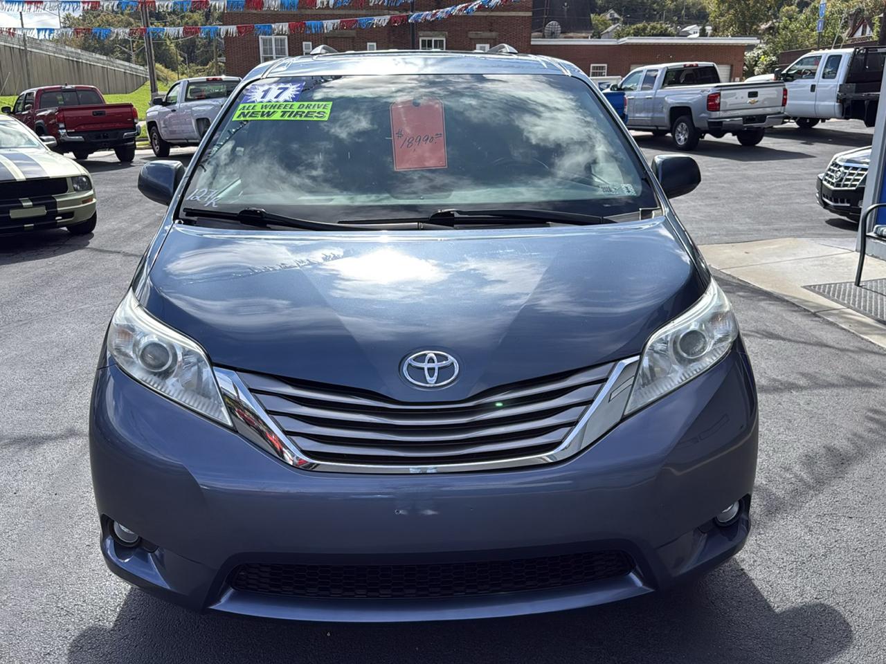 Toyota Sienna Limited Premium AWD 7-Passenger (Natl) 2017