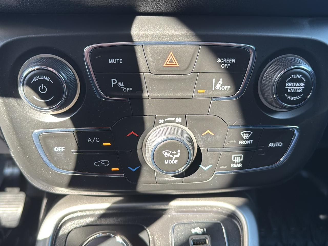 Jeep Compass Latitude w/Sun/Safety Pkg 4x4 2020