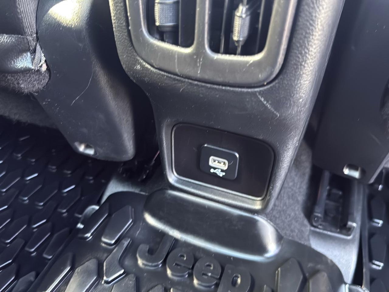 Jeep Compass Latitude w/Sun/Safety Pkg 4x4 2020