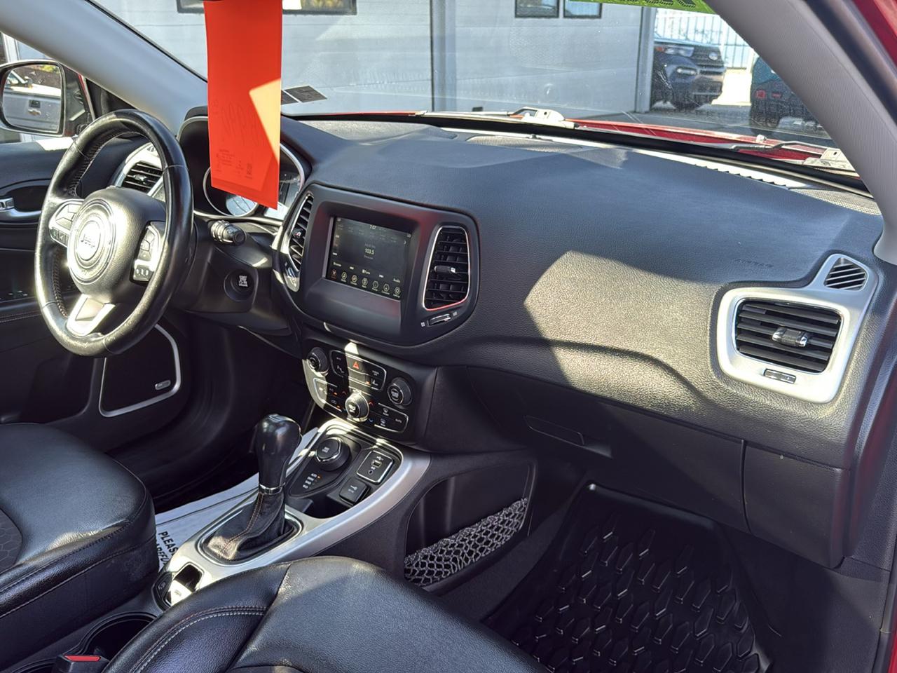 Jeep Compass Latitude w/Sun/Safety Pkg 4x4 2020