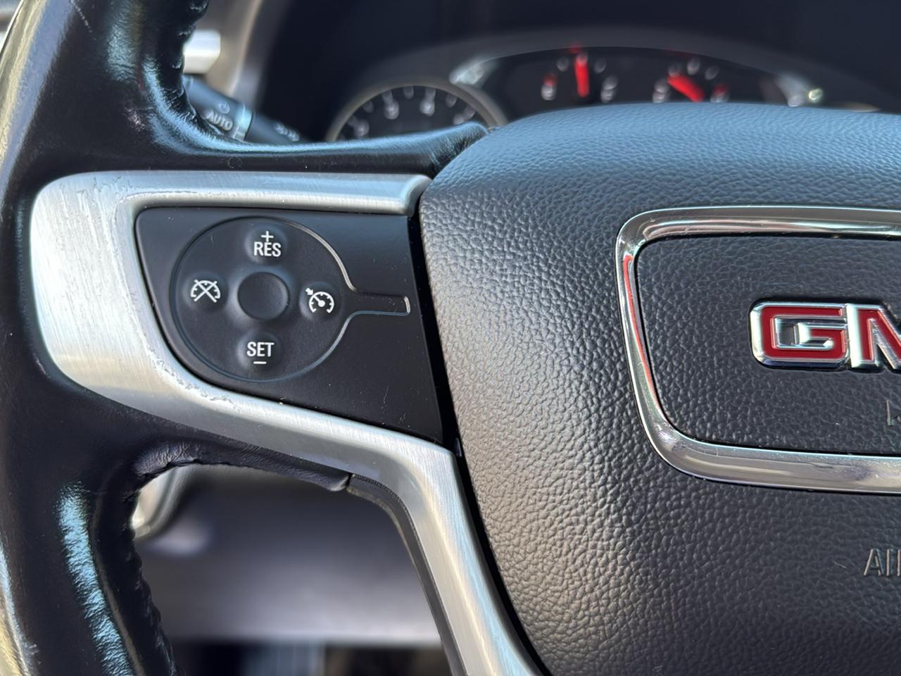 GMC Acadia AWD 4dr SLE 2020