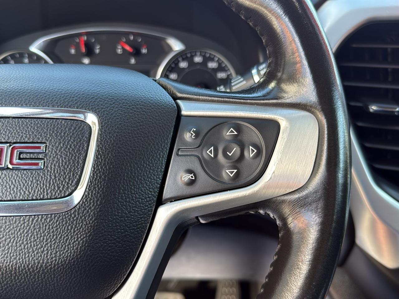 GMC Acadia AWD 4dr SLE 2020