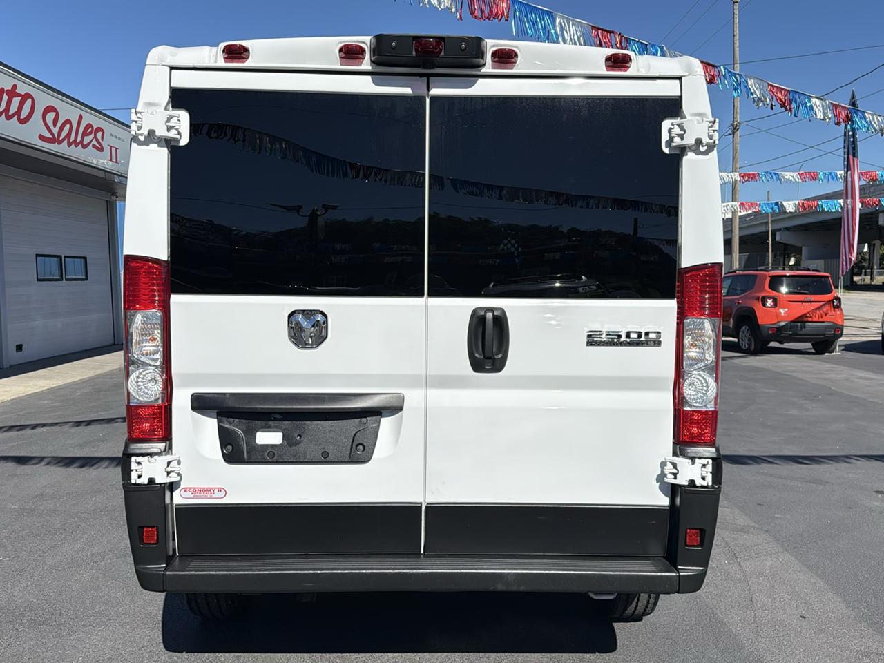 RAM ProMaster Cargo Van Tradesman 2500 Low Roof 136" WB w/Pass Seat 2025
