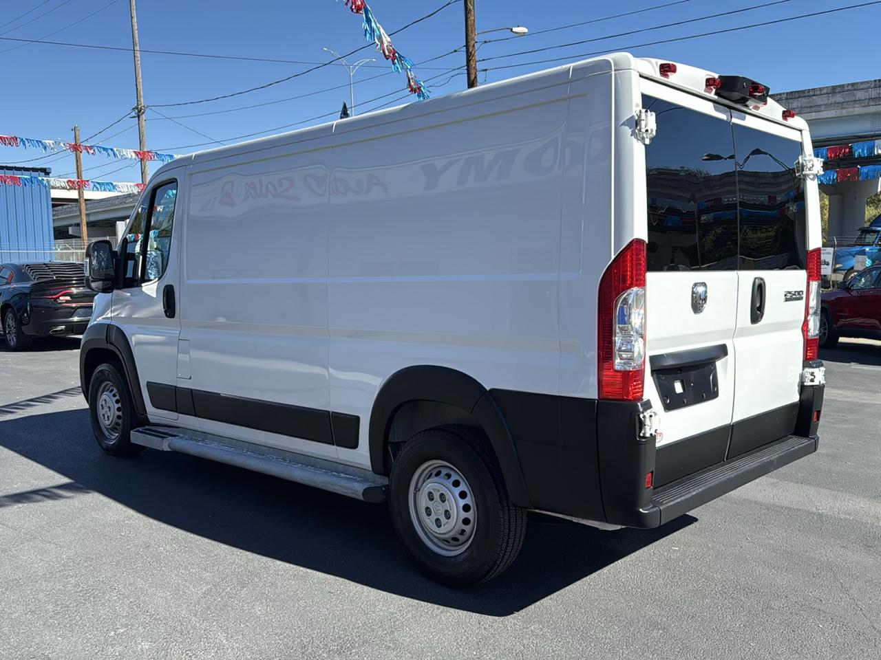 RAM ProMaster Cargo Van Tradesman 2500 Low Roof 136" WB w/Pass Seat 2025