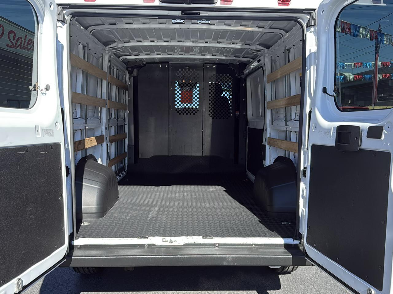 RAM ProMaster Cargo Van Tradesman 2500 Low Roof 136" WB w/Pass Seat 2025
