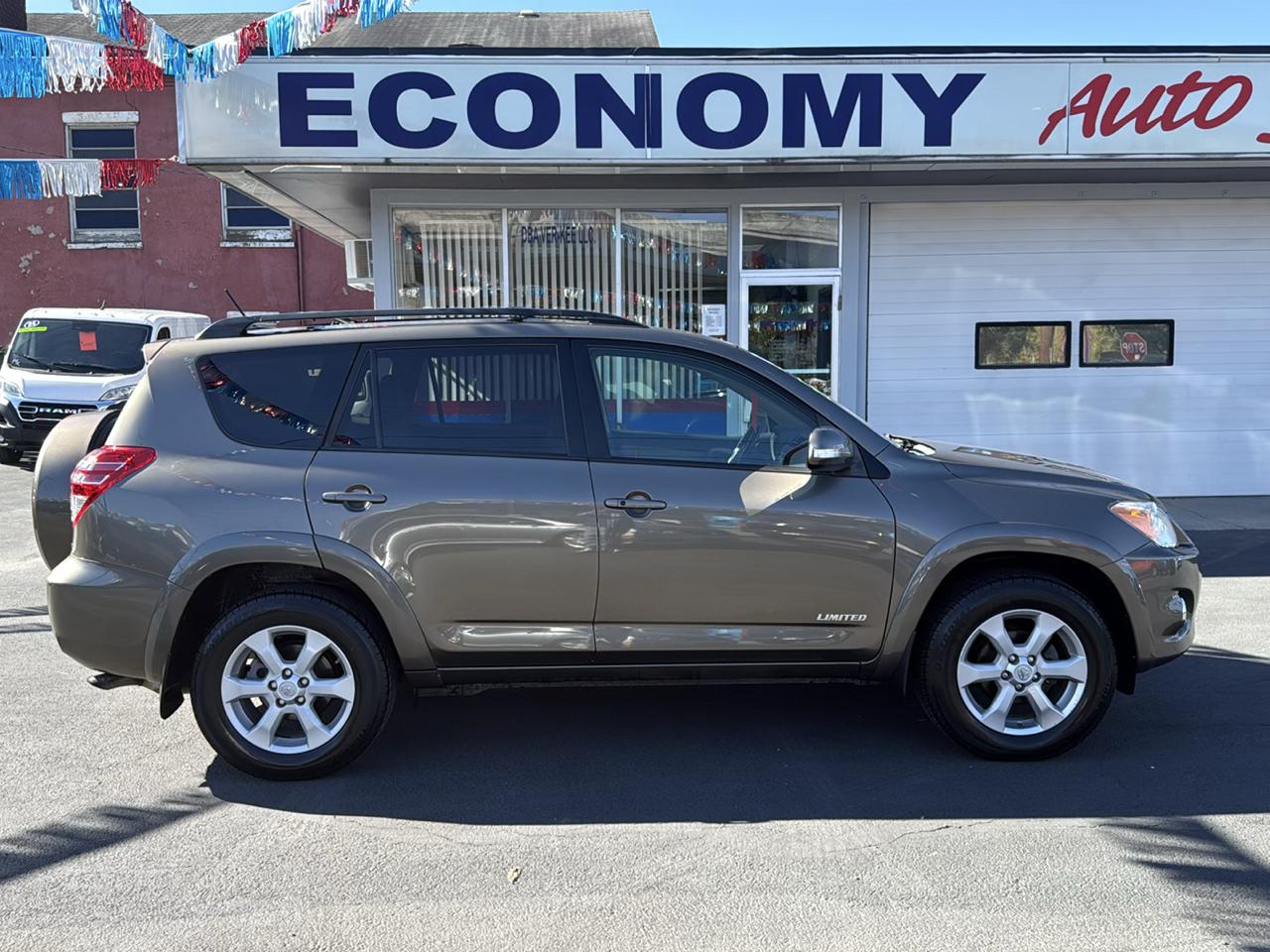 Toyota RAV4 4WD 4dr I4 Limited (Natl) 2012