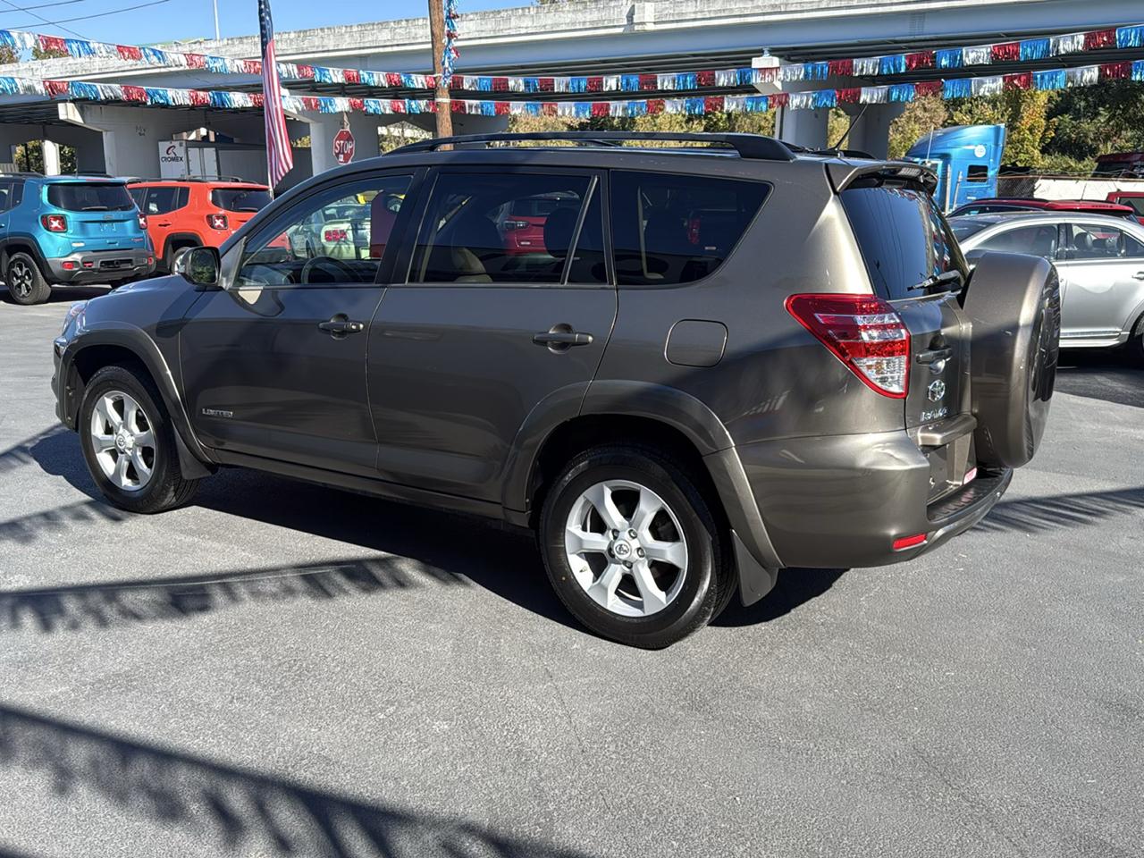 Toyota RAV4 4WD 4dr I4 Limited (Natl) 2012