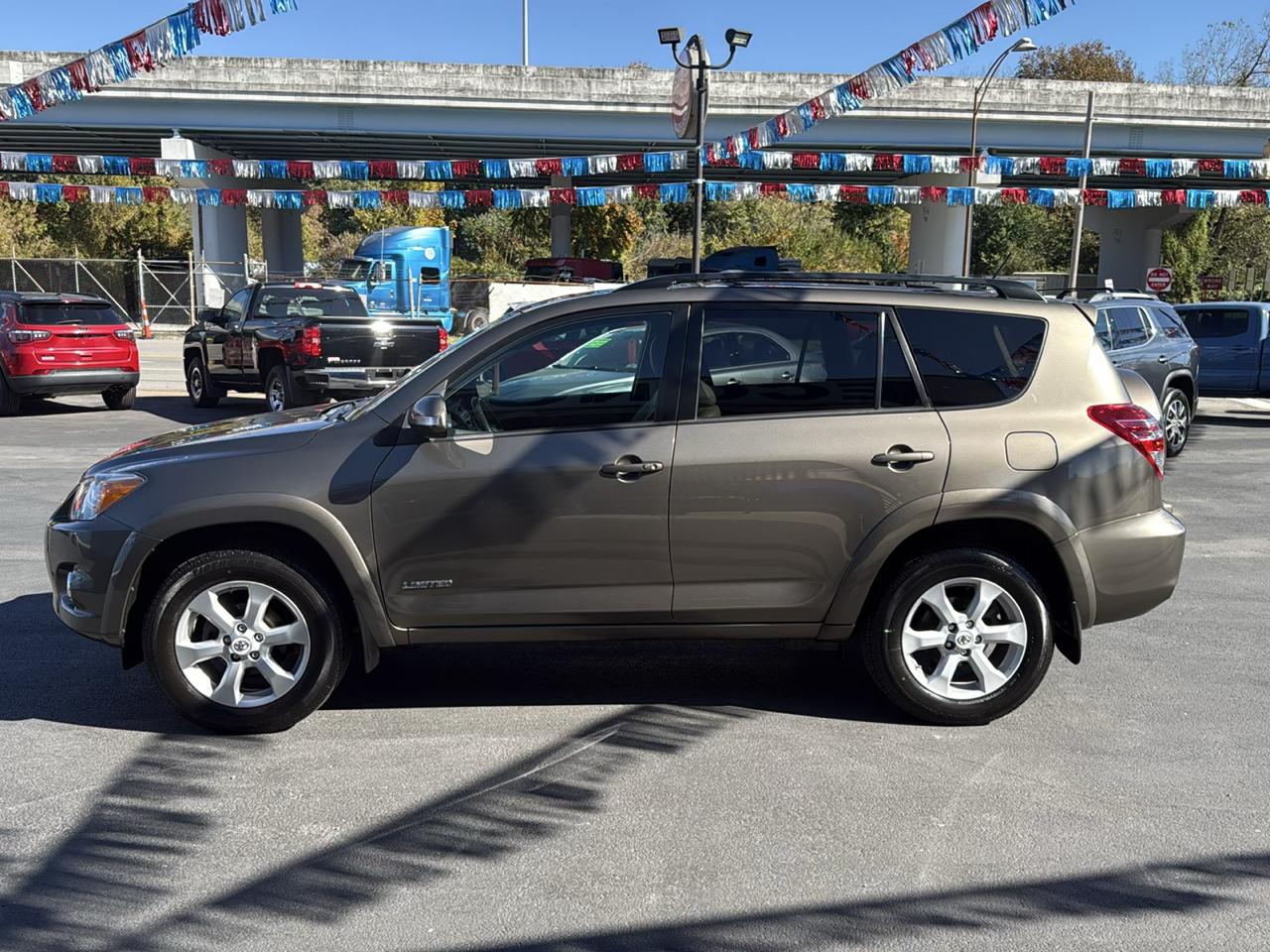 Toyota RAV4 4WD 4dr I4 Limited (Natl) 2012