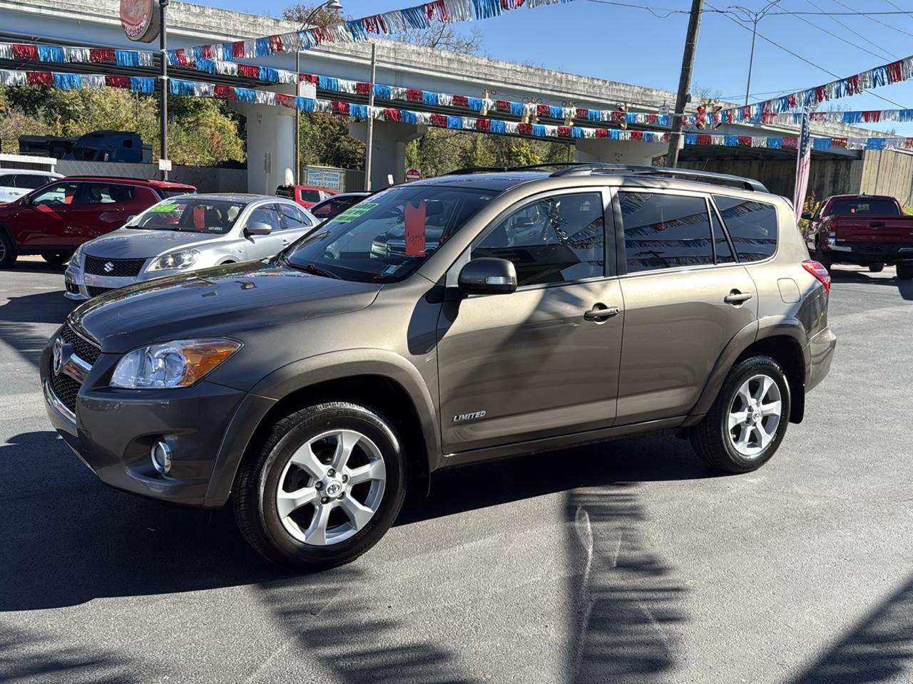 Toyota RAV4 4WD 4dr I4 Limited (Natl) 2012