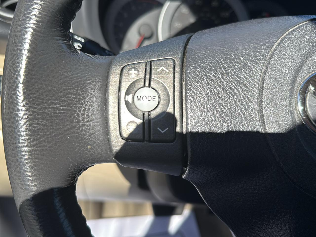 Toyota RAV4 4WD 4dr I4 Limited (Natl) 2012