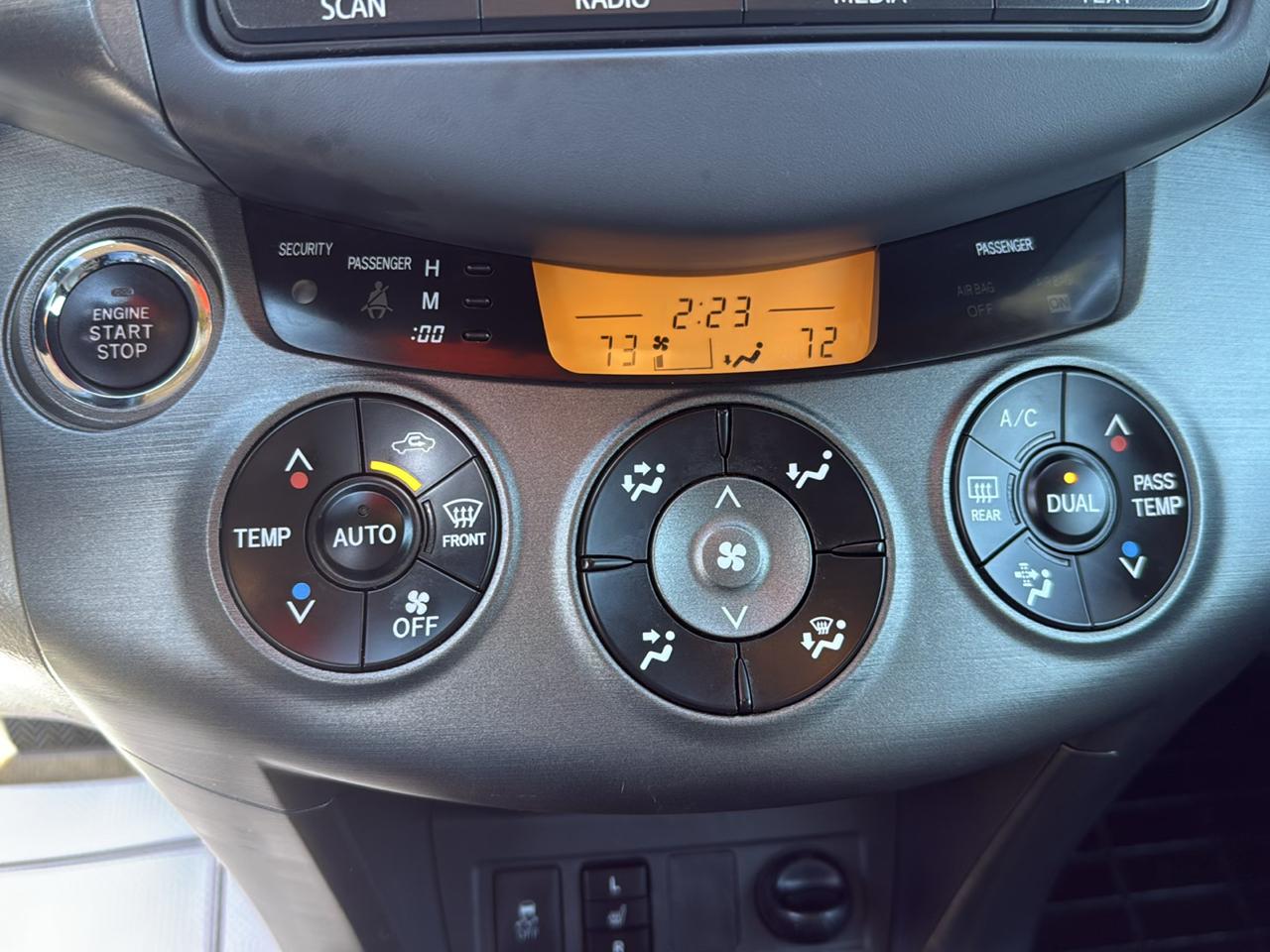 Toyota RAV4 4WD 4dr I4 Limited (Natl) 2012