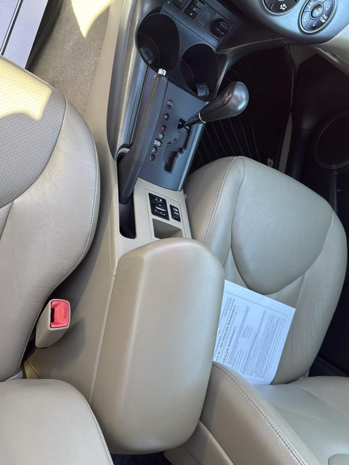 Toyota RAV4 4WD 4dr I4 Limited (Natl) 2012