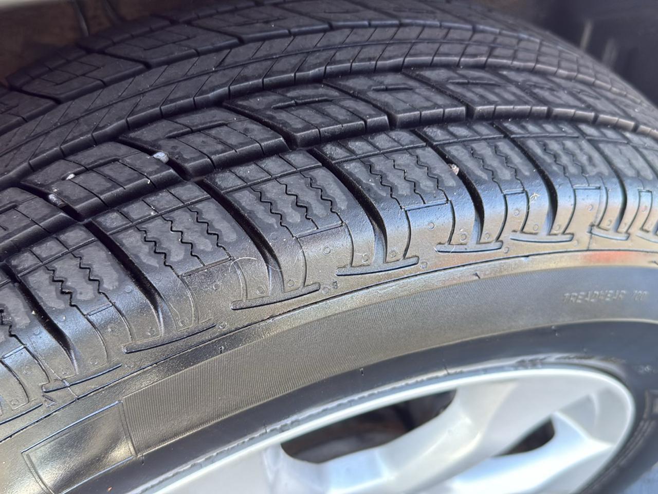 Toyota RAV4 4WD 4dr I4 Limited (Natl) 2012