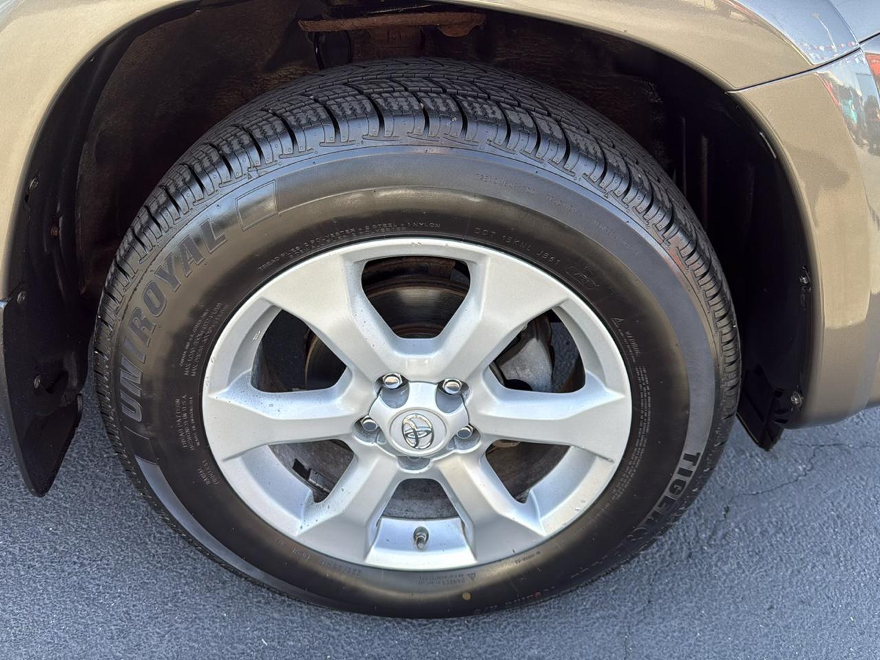 Toyota RAV4 4WD 4dr I4 Limited (Natl) 2012