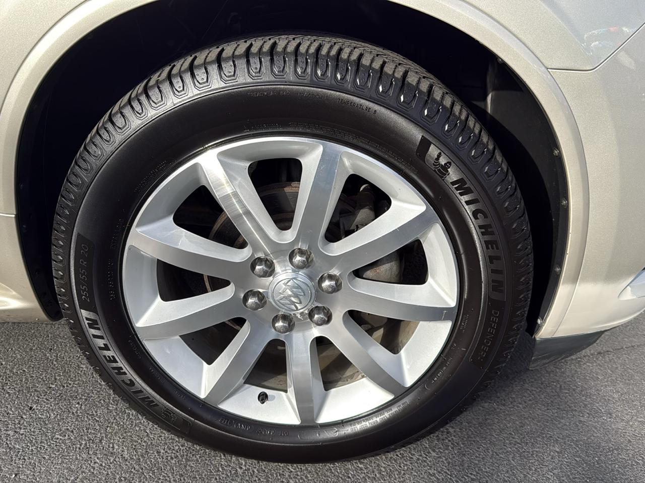 Buick Enclave FWD 4dr Premium 2017