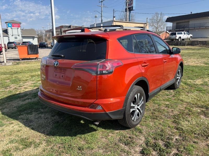 Toyota RAV4 LE AWD 2016