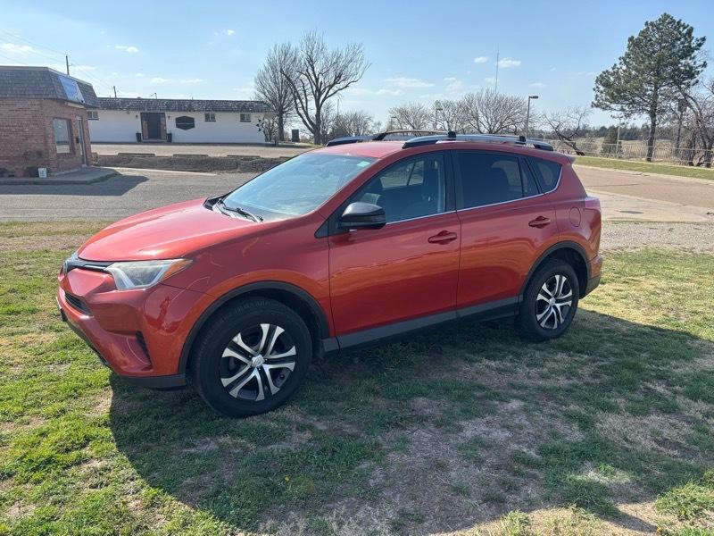 Toyota RAV4 LE AWD 2016
