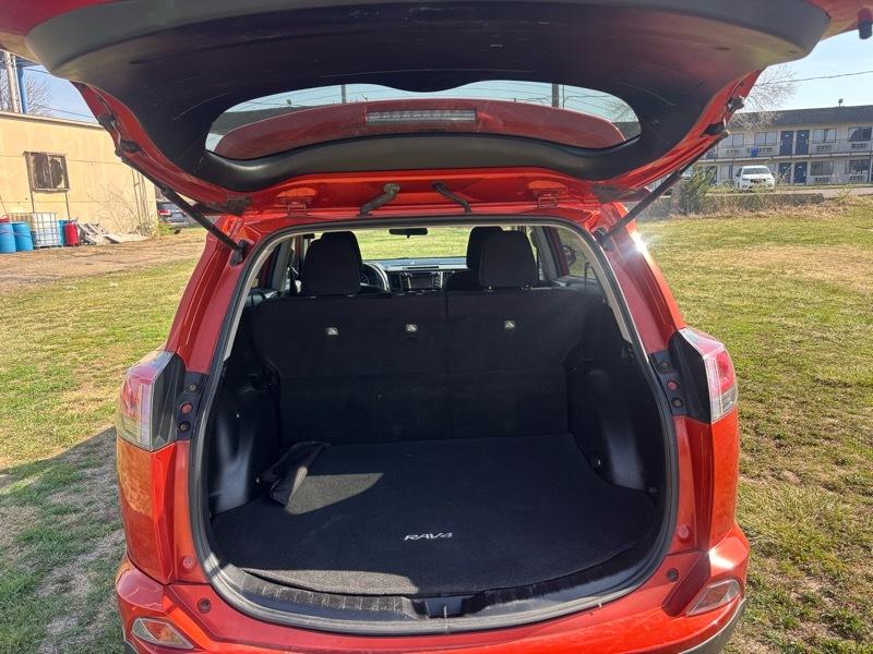 Toyota RAV4 LE AWD 2016