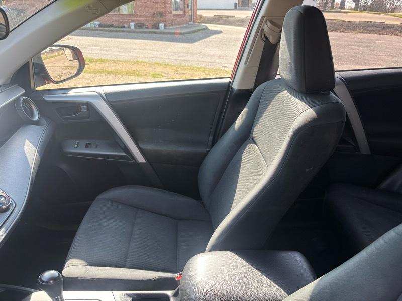 Toyota RAV4 LE AWD 2016