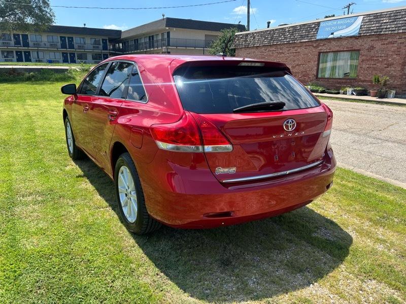 Toyota Venza LE I4 FWD 2012