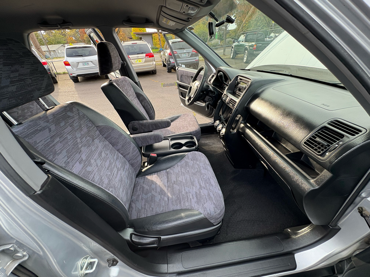 Honda CR-V LX 4WD 4-spd AT 2003 Honda CR-V LX 4WD 4-spd AT 2003