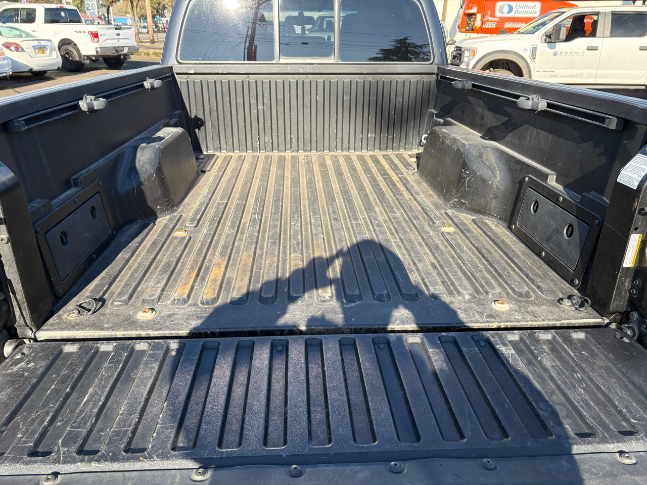 Toyota Tacoma 4WD Double Cab LB V6 AT TRD Sport (Natl) 2016