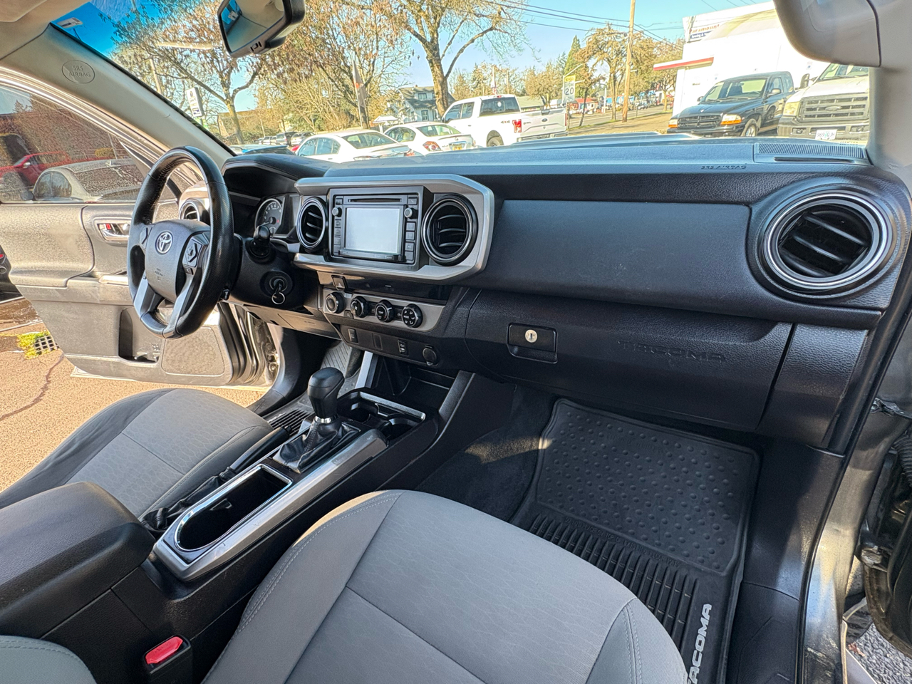 Toyota Tacoma 4WD Double Cab LB V6 AT TRD Sport (Natl) 2016