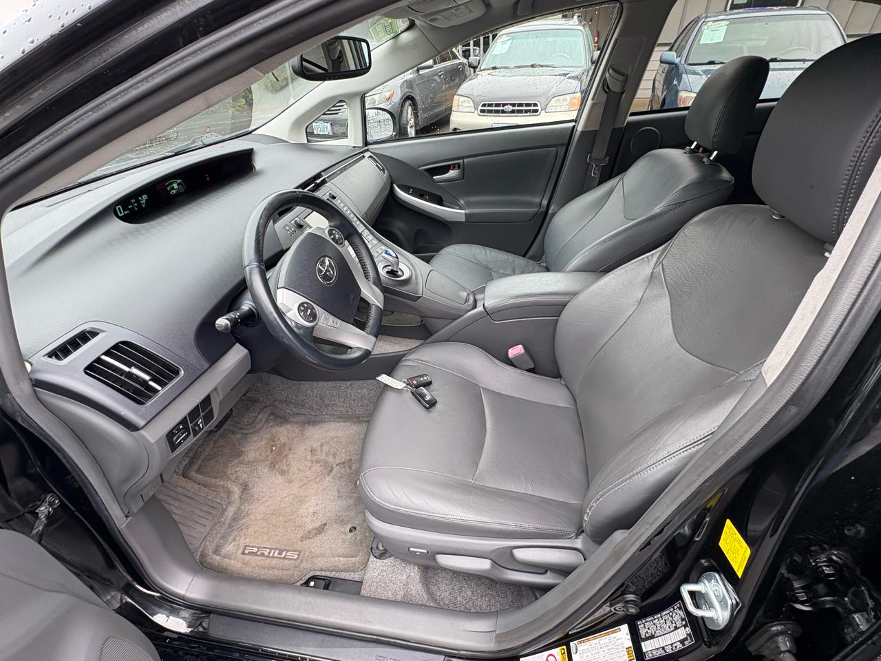 Toyota Prius Prius V 2010