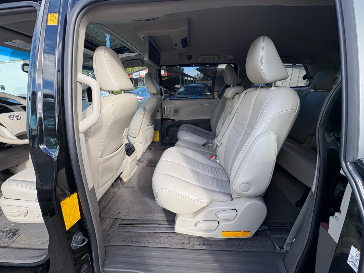 Toyota Sienna XLE FWD 8-Passenger V6 2012