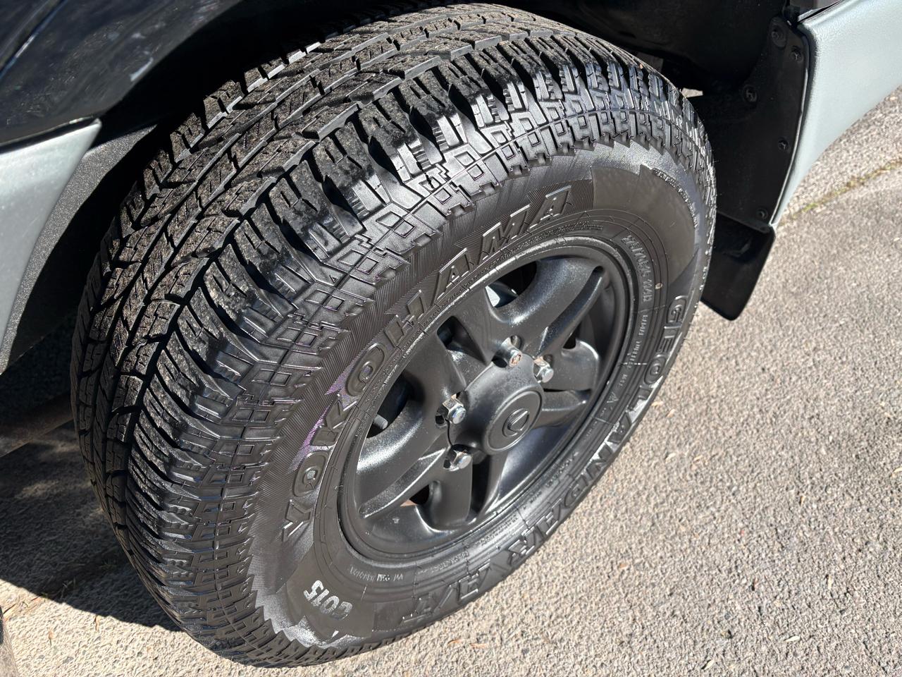 Lexus LX 470 Base 1999