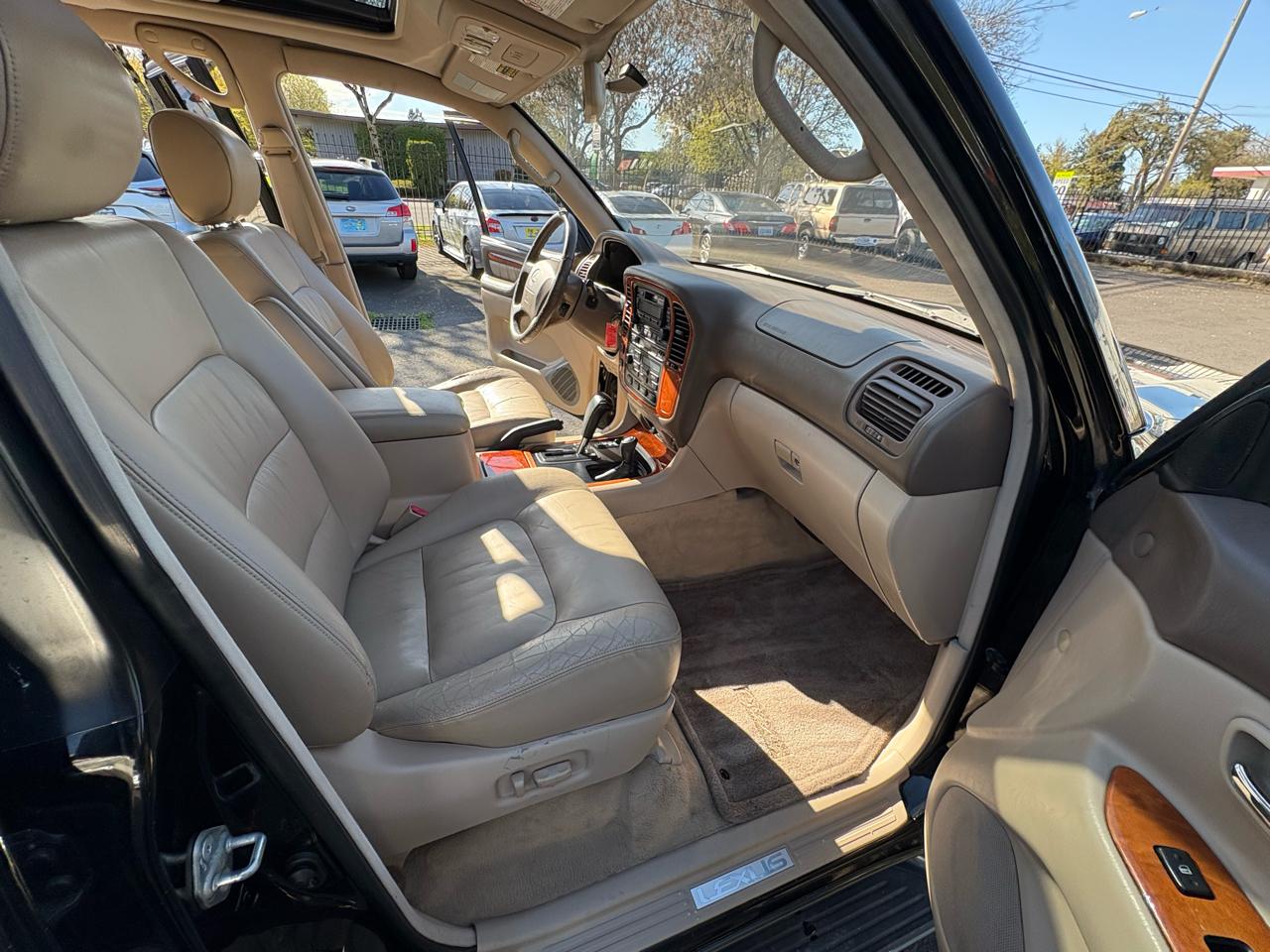 Lexus LX 470 Base 1999