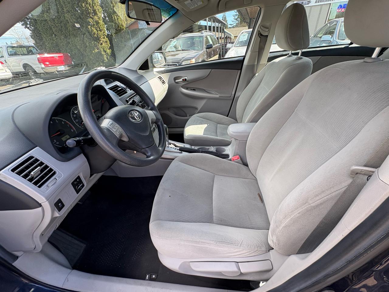 Toyota Corolla S 5-Speed MT 2013