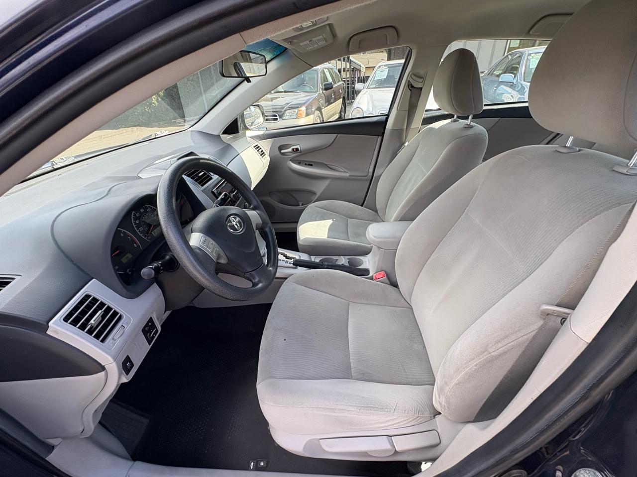 Toyota Corolla S 5-Speed MT 2013