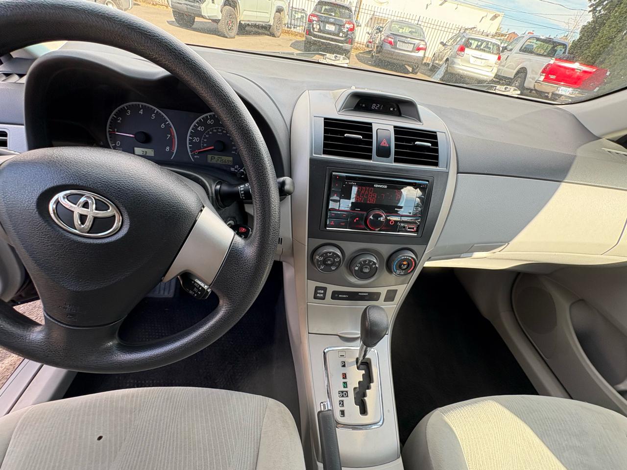 Toyota Corolla S 5-Speed MT 2013